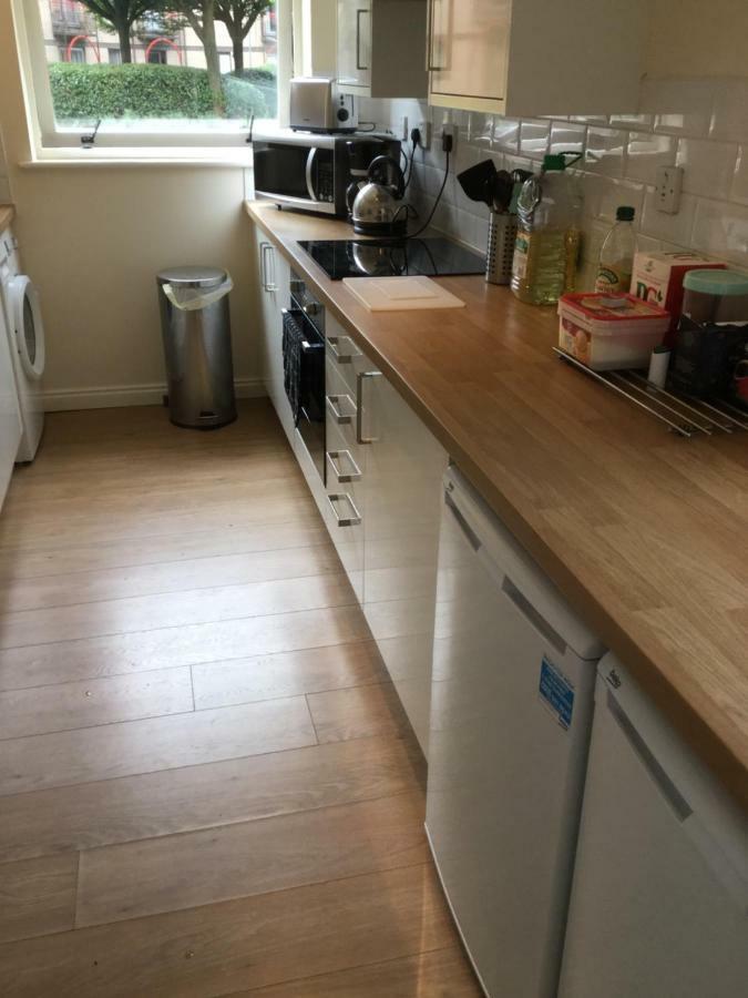 2 Bed City Apartment With Parking Glasgow Exterior foto
